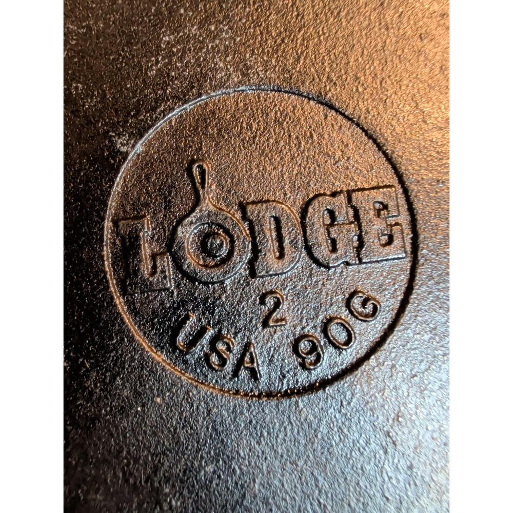 Lodge Cast Iron Flat Round Griddle Skillet Pan 10.5” USA Kitchen Campfire 90G - Picture 2 of 4